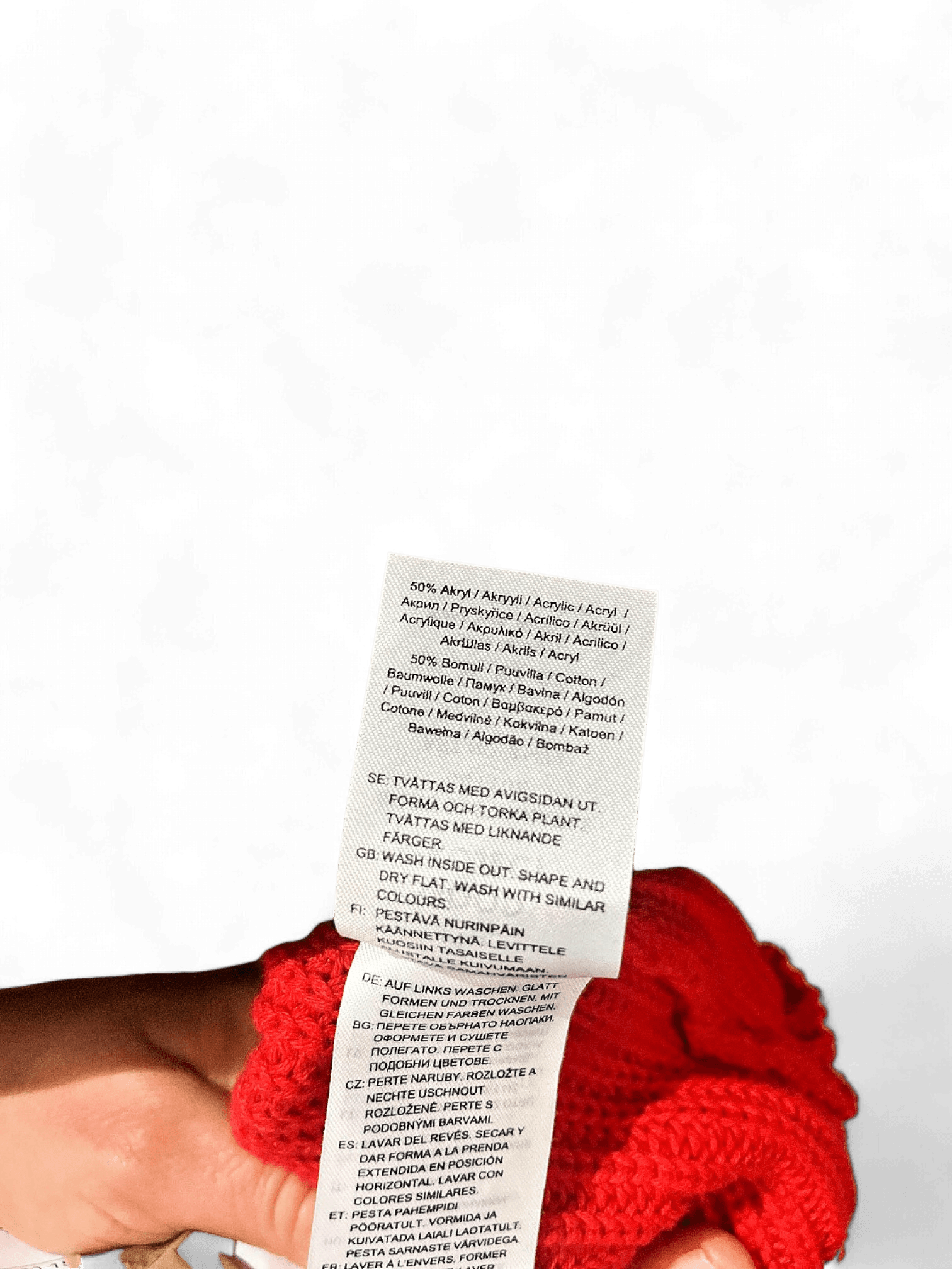 Modern hållbar bomullströja från Gina Tricot i rött 5