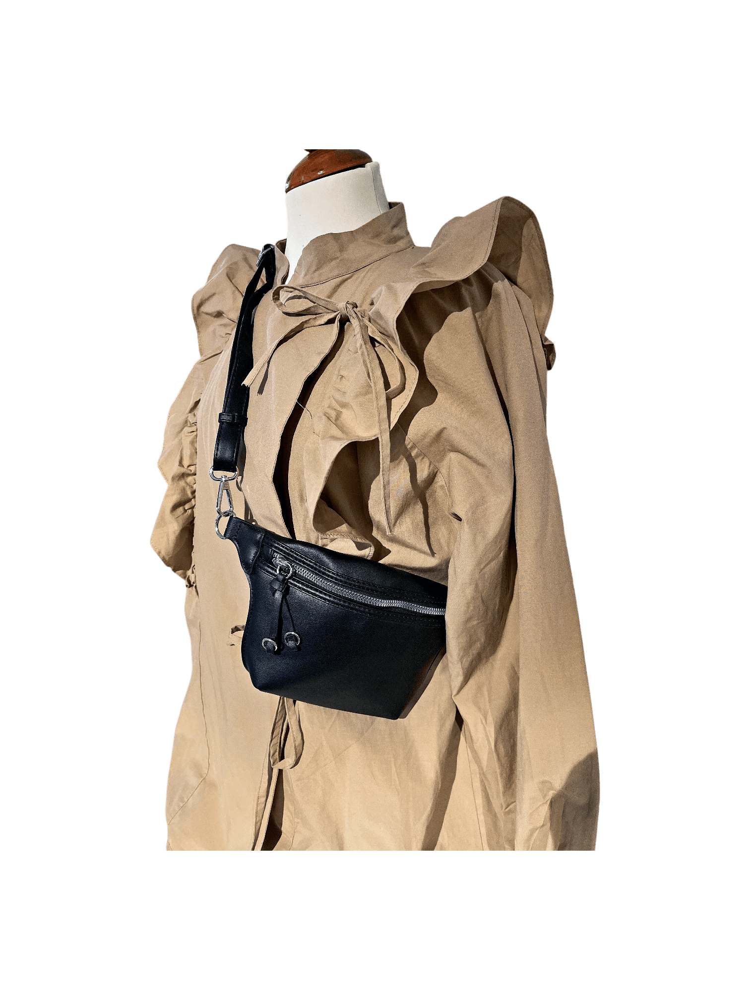 Modern beige bomullsblus med volanger från Mrs Poleen 2