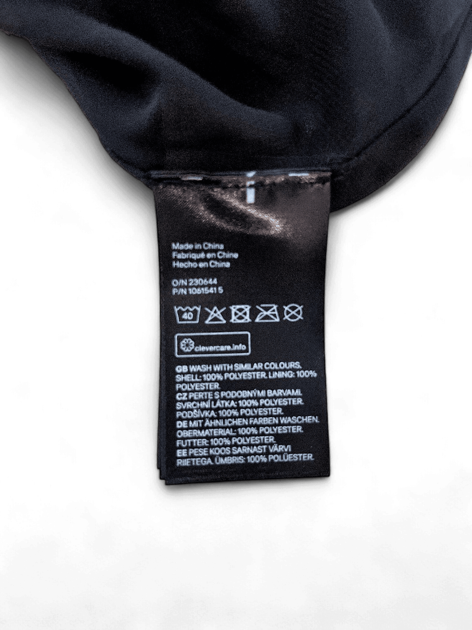 Modern Black Pleated Sleeveless Blouse 3