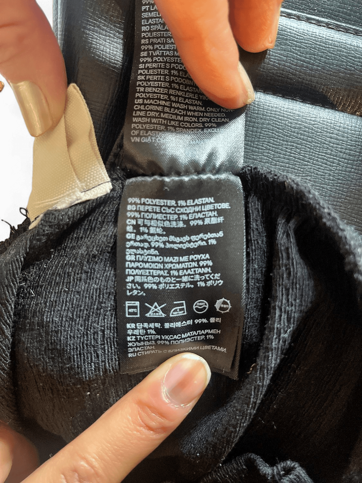 H&M svarta culotte-byxor i XS - elegant och bekväm passform 4