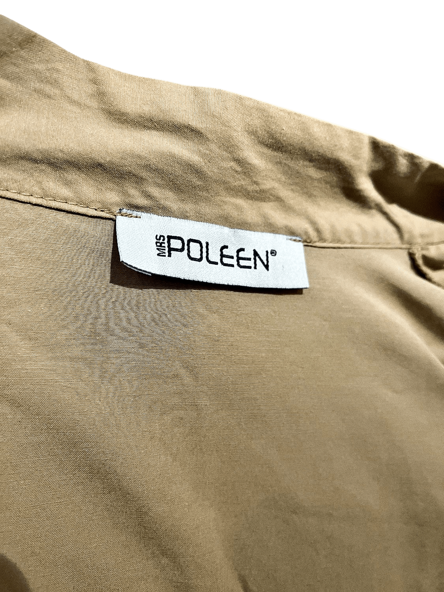 Modern beige bomullsblus med volanger från Mrs Poleen 9