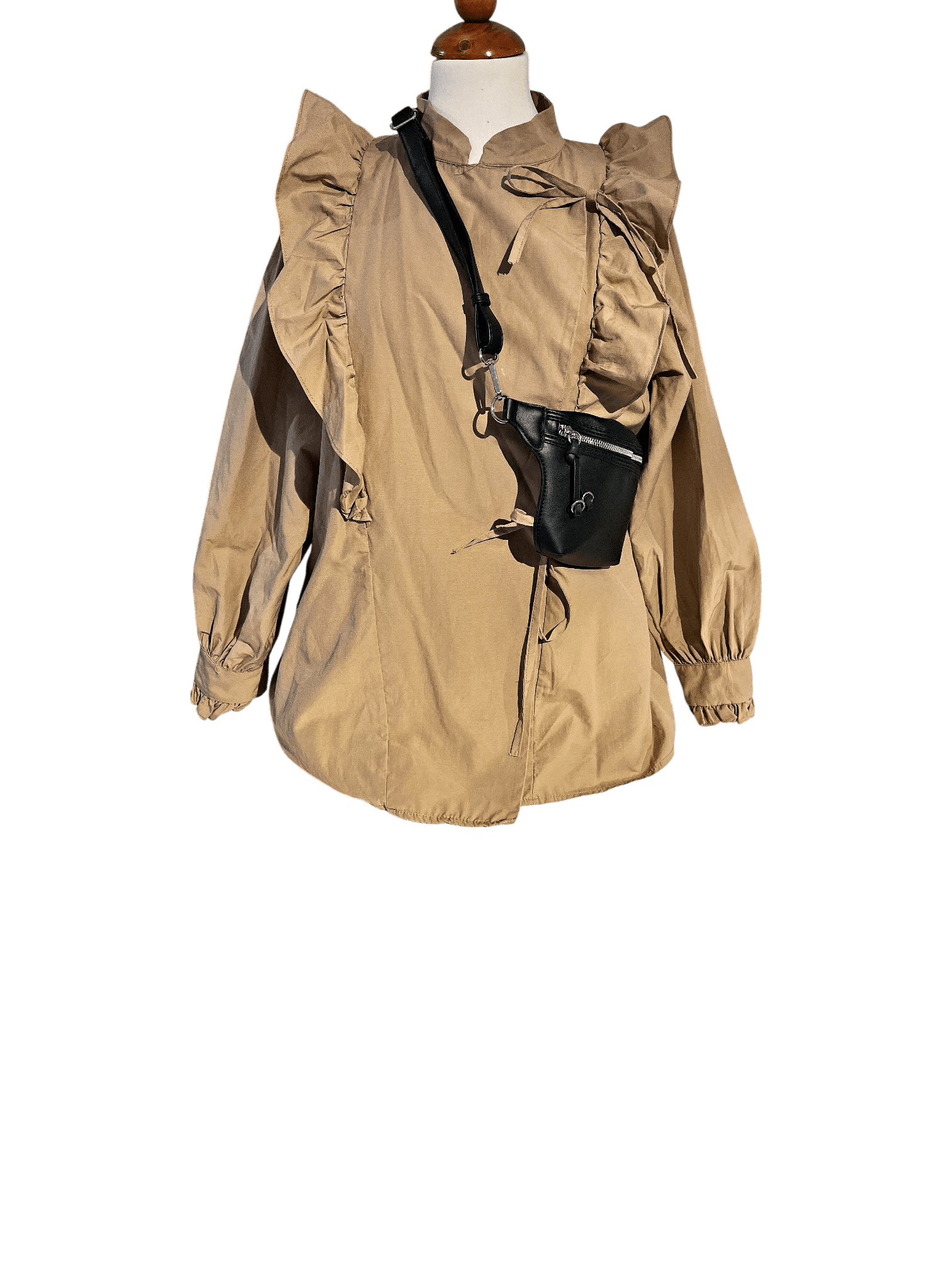 Modern beige bomullsblus med volanger från Mrs Poleen 1