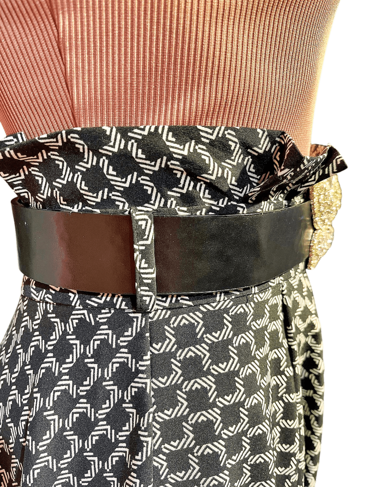 Mönstrad Kjol i asymmetrisk form 5