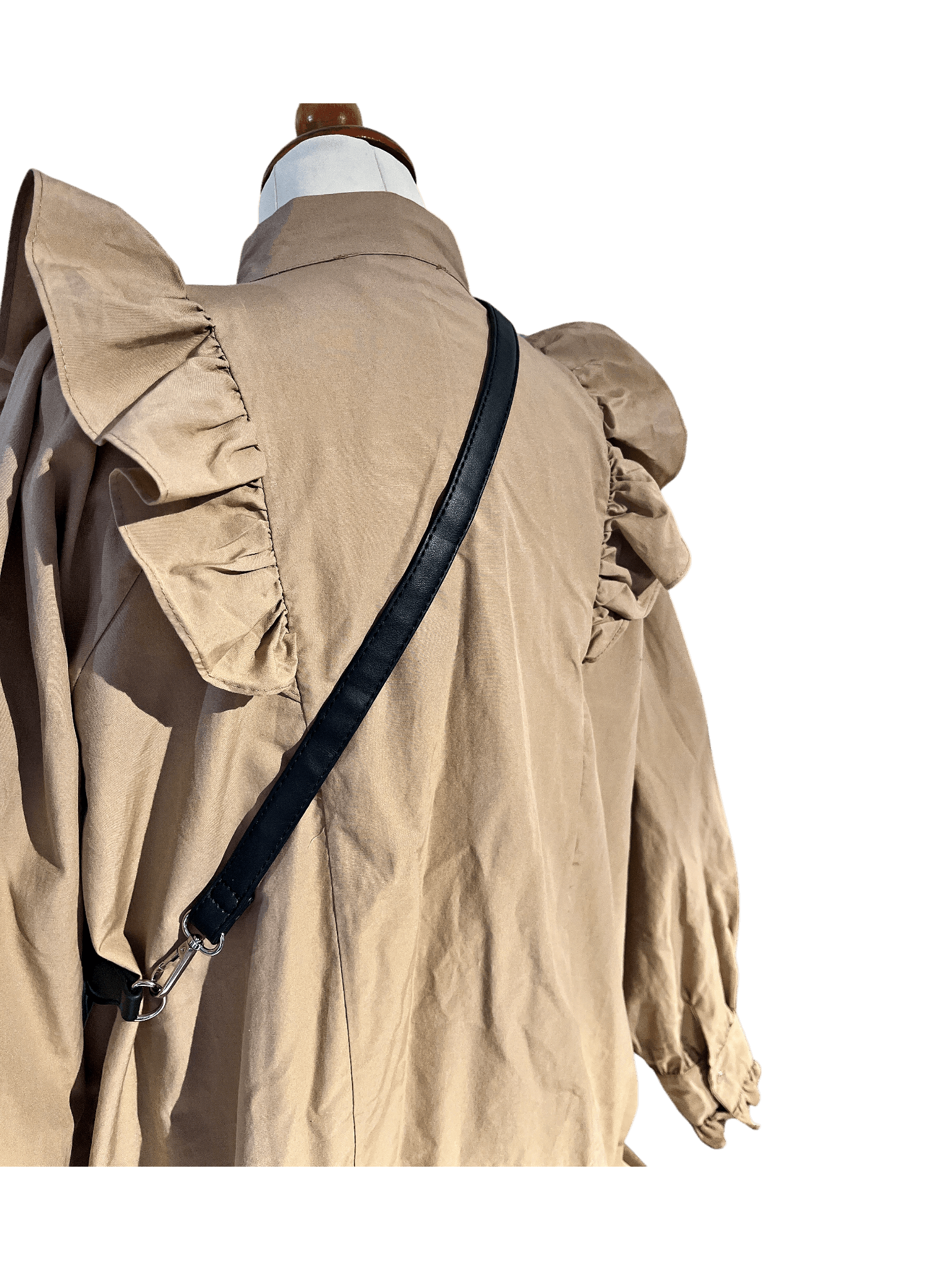 Modern beige bomullsblus med volanger från Mrs Poleen 7