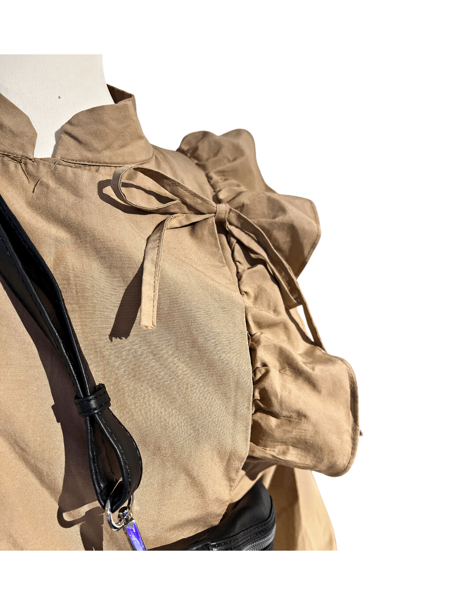 Modern beige bomullsblus med volanger från Mrs Poleen 4